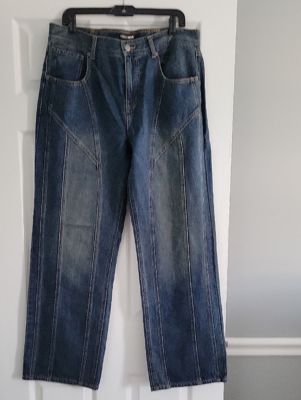Fashion Nova Women's Dark Blue Straight-Leg Jeans